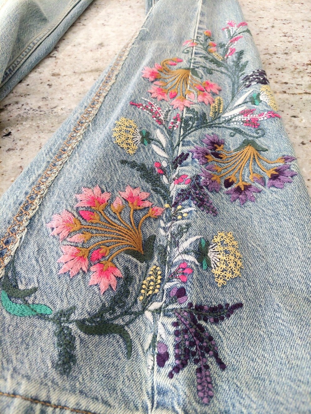 Desigual Jeans With Flower Topstitching SS26 Collection (Size 34/US 2) NWT - Picture 13 of 15